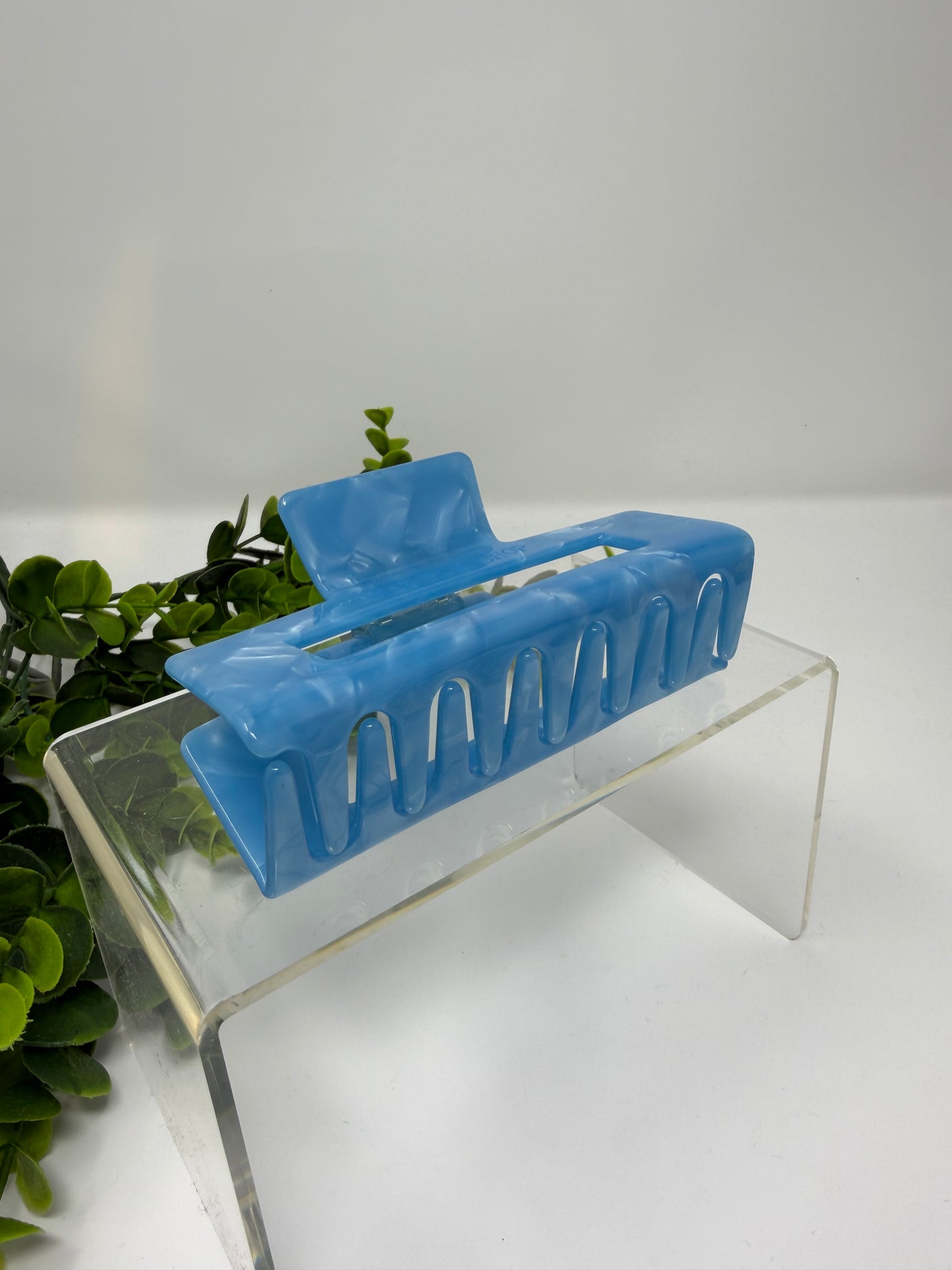 Frost Luxury Claw Clip