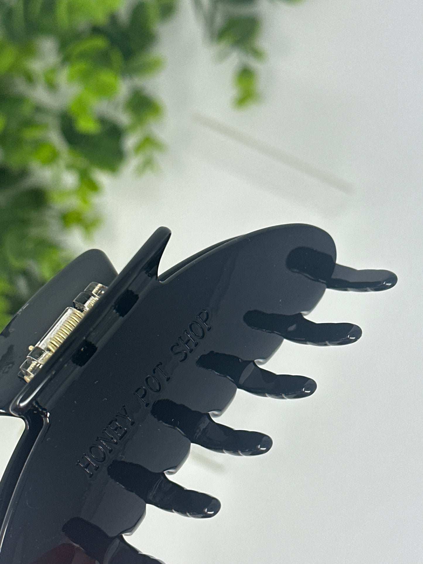 Black Round Claw Clip